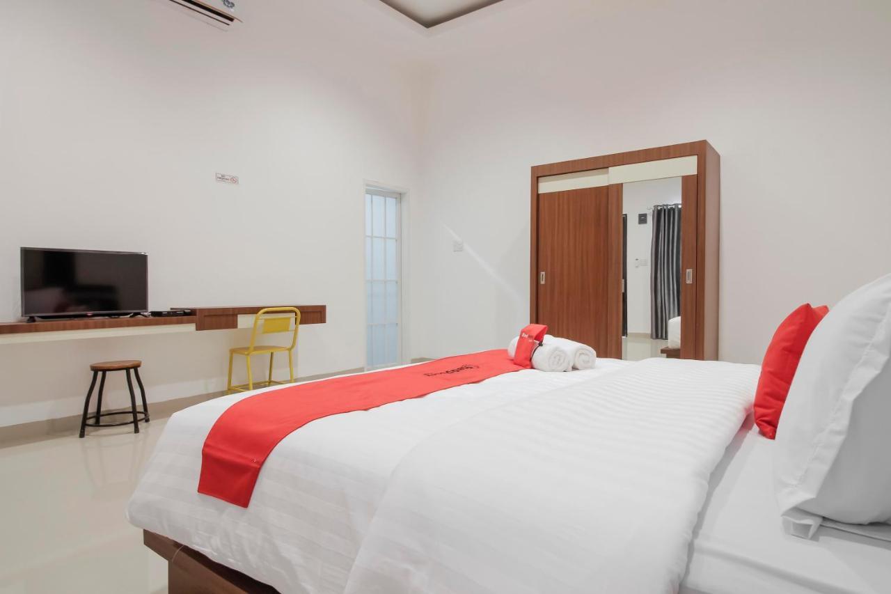 เรดดอร์ซ พรีเมียม แอต เซเตียบูดี เมดัน Hotel Sunggal ภายนอก รูปภาพ
