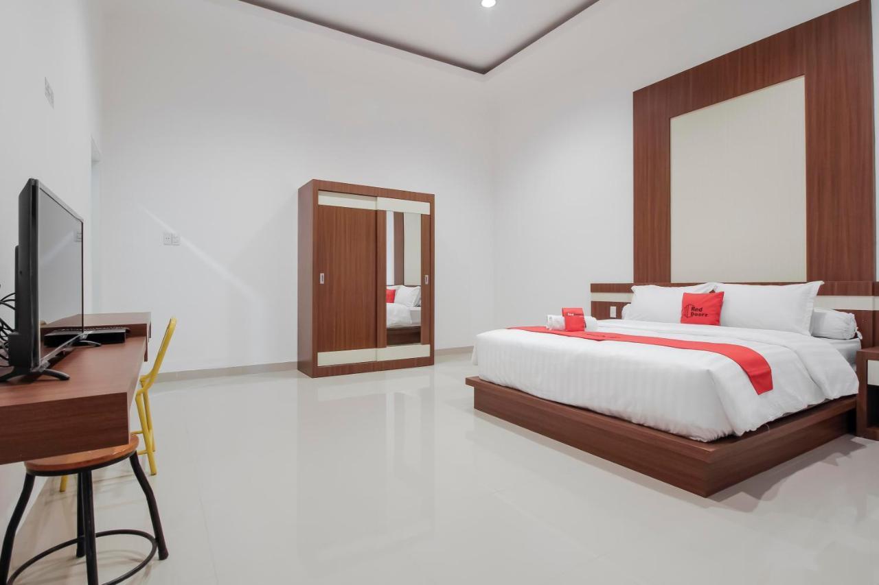 เรดดอร์ซ พรีเมียม แอต เซเตียบูดี เมดัน Hotel Sunggal ภายนอก รูปภาพ