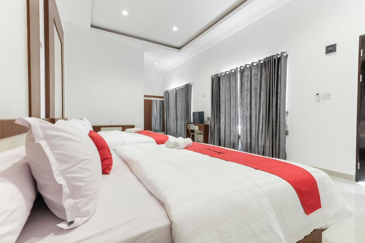 เรดดอร์ซ พรีเมียม แอต เซเตียบูดี เมดัน Hotel Sunggal ภายนอก รูปภาพ