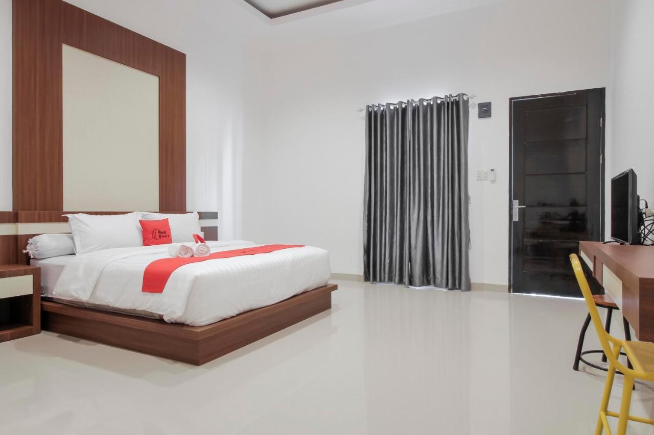 เรดดอร์ซ พรีเมียม แอต เซเตียบูดี เมดัน Hotel Sunggal ภายนอก รูปภาพ
